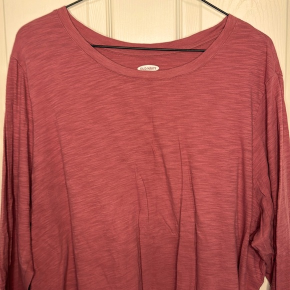 EUC Woman’s Old Navy Long Sleeve Top - Picture 2 of 3